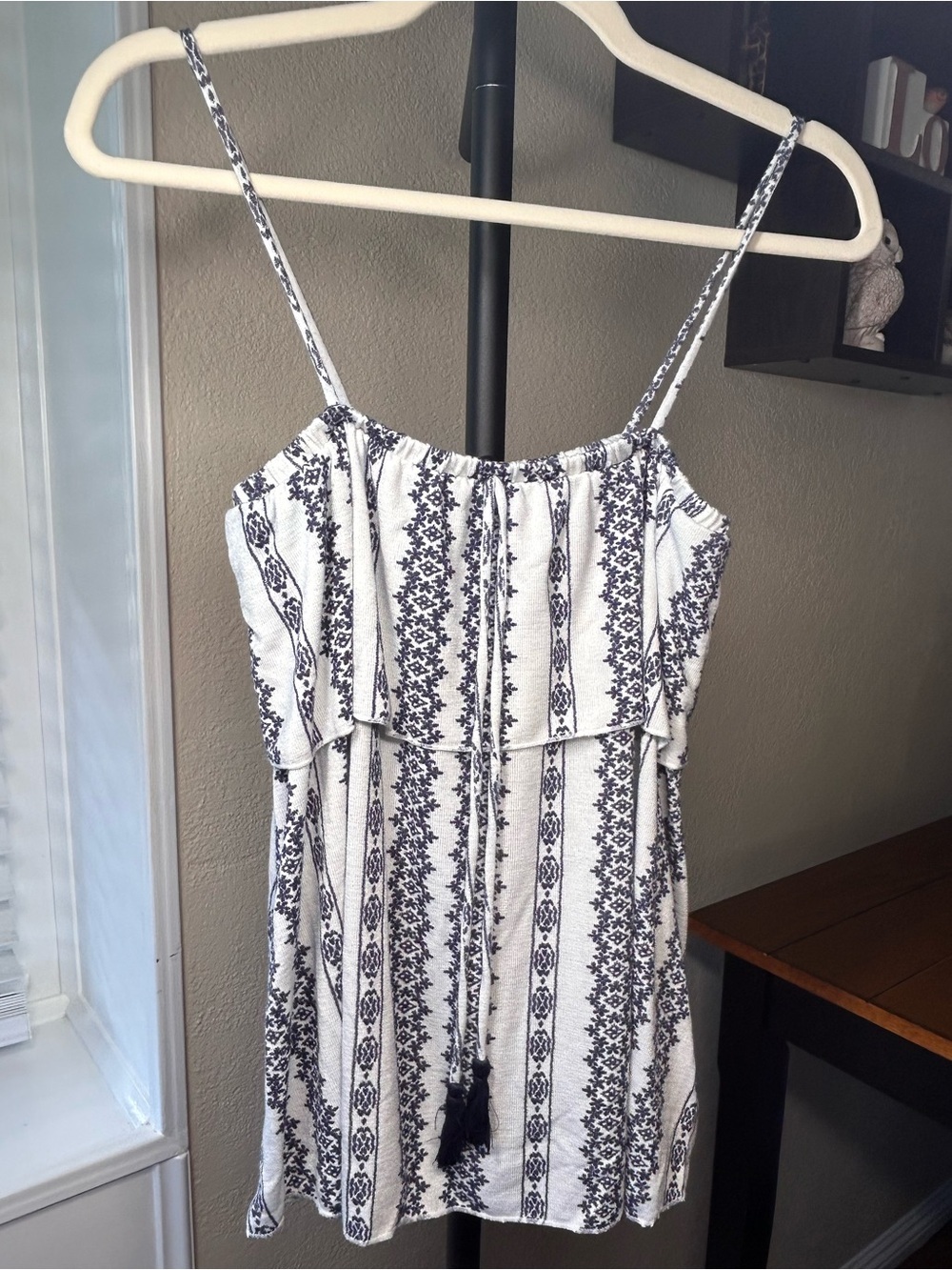 GAP boho tiered ruffle camisole tank top navy/white tribal geometric print. S - Picture 1 of 5